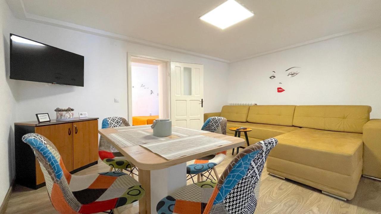 Well Prettyplaces Apartment 001 브라쇼브 외부 사진
